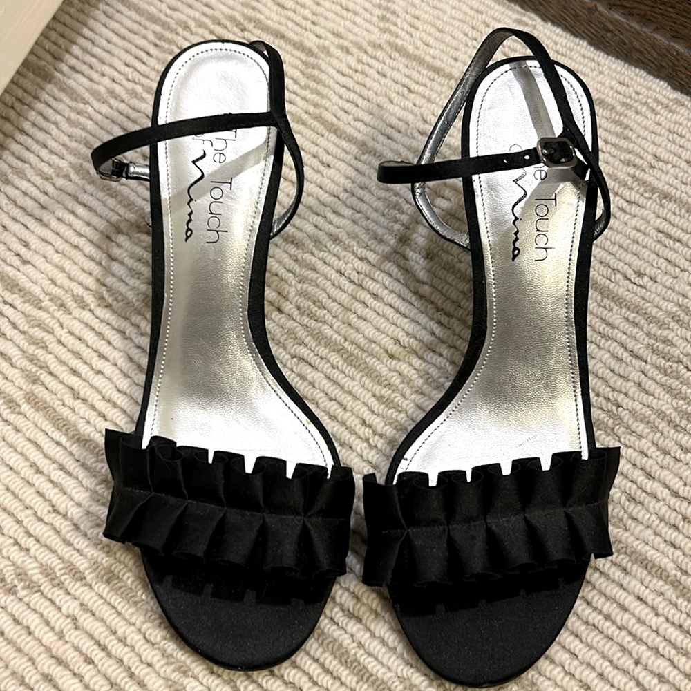 Black ruffle sateen dress heel w/leather sole, size 7 mint Holiday perfection
